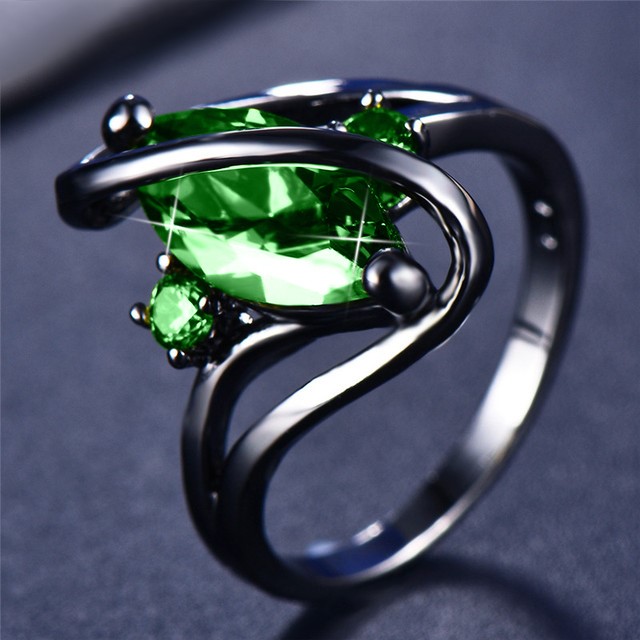 Designer Black Swirl Ring with Dark Green Simulated Diamonds - US Size 7