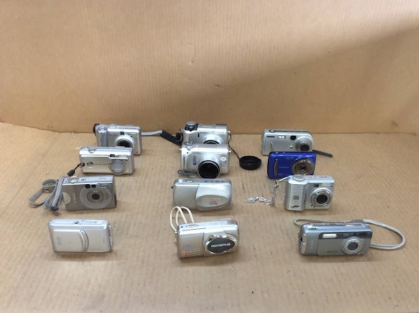 Mixed Brand and Model Digital Cameras (Lot of 12)