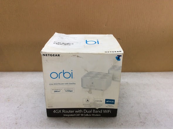 Router with Dual Band WiFi Integrated CAT 18 Cellular Modem