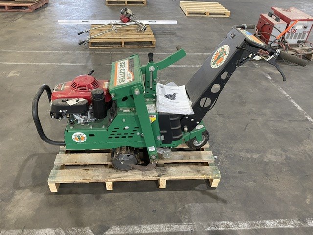 <p>Billy Goat SC181H Sod Cutter Walk Behind Machine </p>