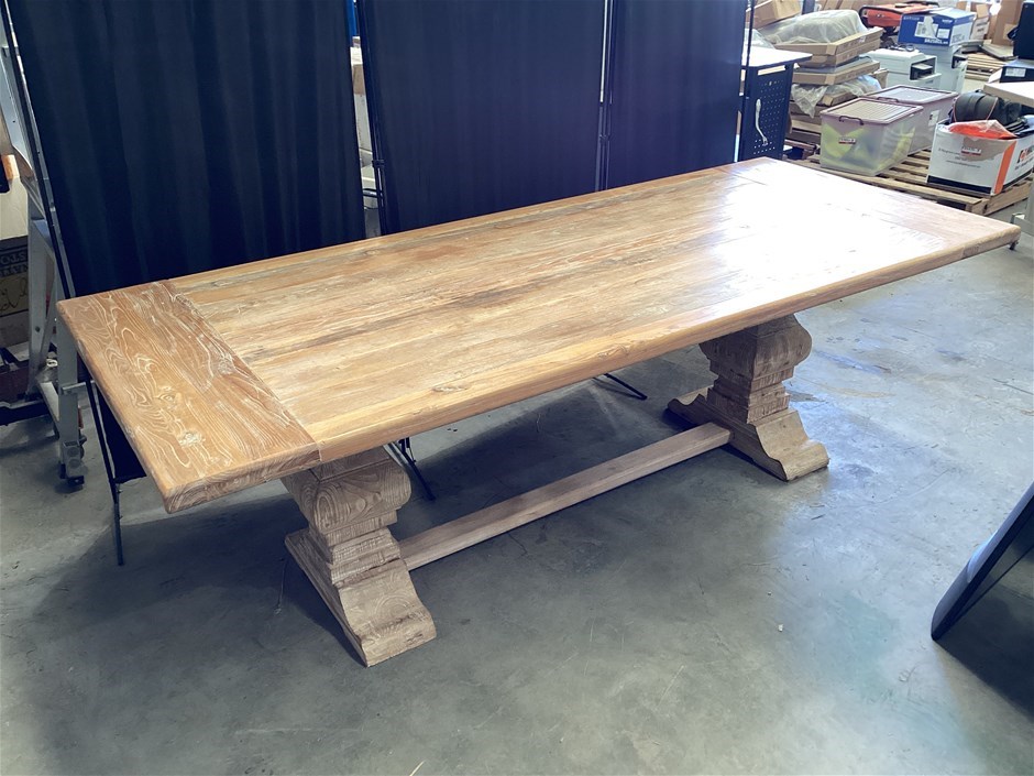 <p>Wooden Table</p>