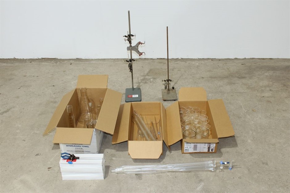 Quantity of New Laboratory Glassware