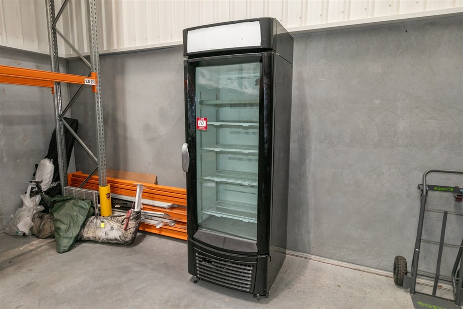 CL550 Upright Single Door Display Fridge