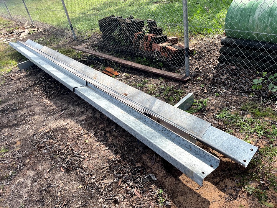 <p> Galvanised Z Purlins</p>