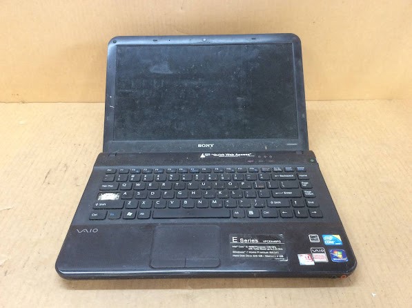 SONY VPCEH 46FG Laptop i5 M480 4GBRAM/320GB Black