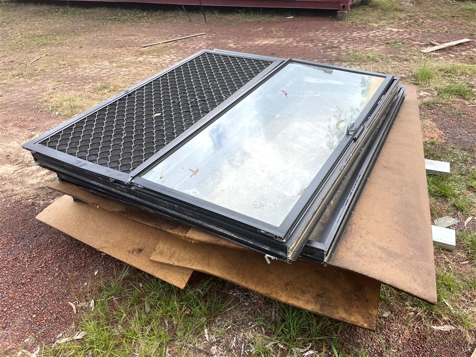 <p>Door Frames, Glass & Security Screens</p>