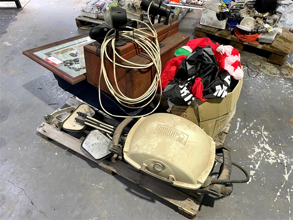 <p>Christmas Items, Weber Barbeque & Mirrors </p>
