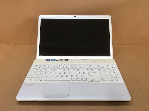 SONY VPCEH 28FG Laptop i5 2430M 4GBRAM/320GB