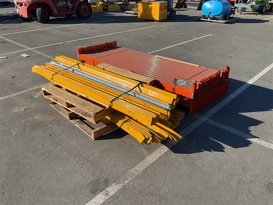 <p>Pallet Racking</p>