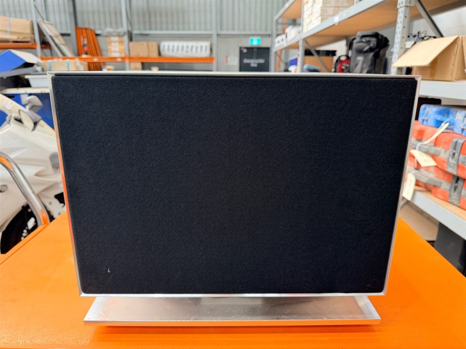 <p>Loewe Subwoofer</p>