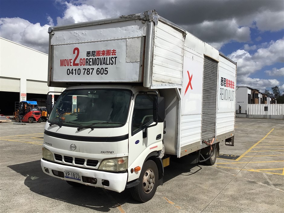 2005 Hino U424 4 x 2 Pantech Truck