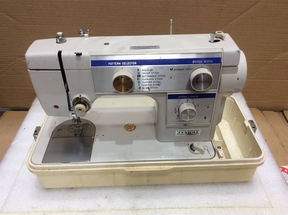 Janome Mechanical Sewing Machine