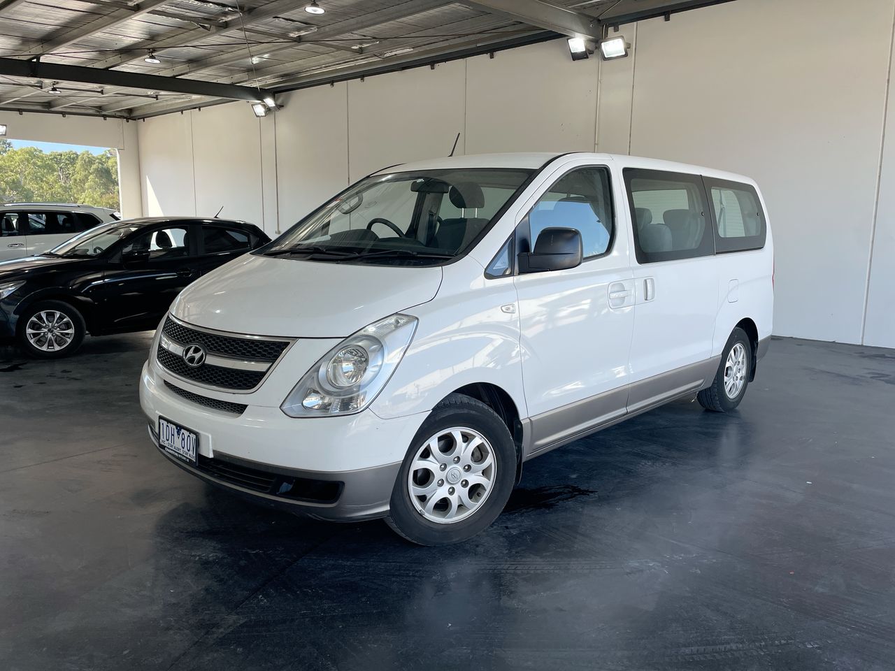 2014 Hyundai iMAX TQ Turbo Diesel Automatic 8 Seats People Mover