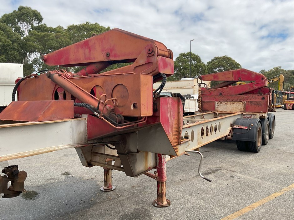 <p>1989 Steelbro SBS33MKVLB Triaxle Side Lifter Trailer</p>