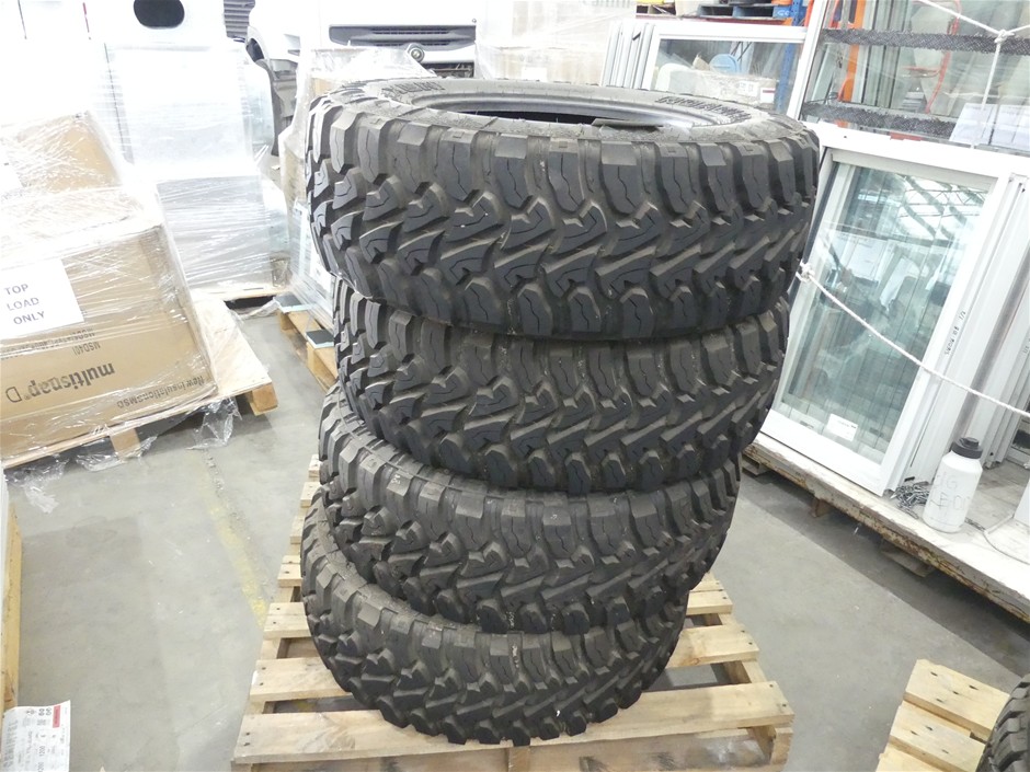 Roadian MTX Nexen Tyres (Near New) Qty 4