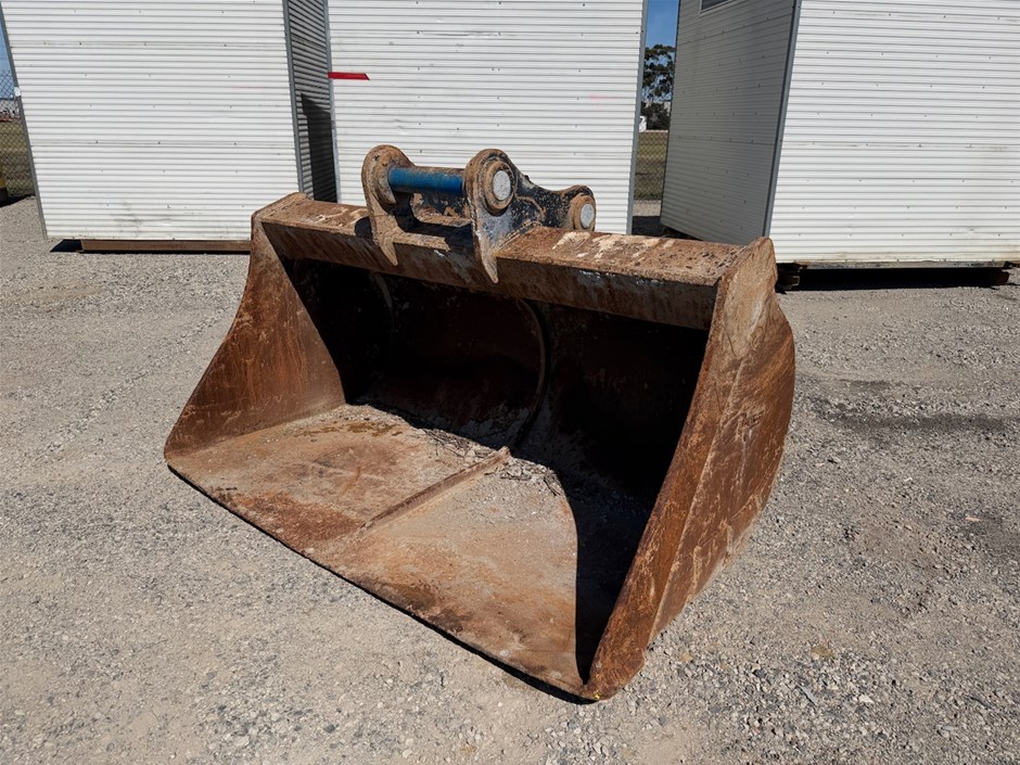 <p>1 x Mud Bucket</p>