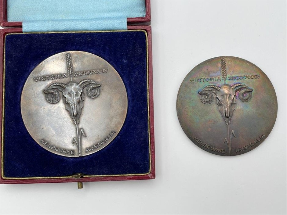 2 x Victoria, Melbourne Centenary medal, 1934, in bronze
