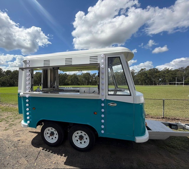 VW Food Trailer Blue/White 2026 (Unused)