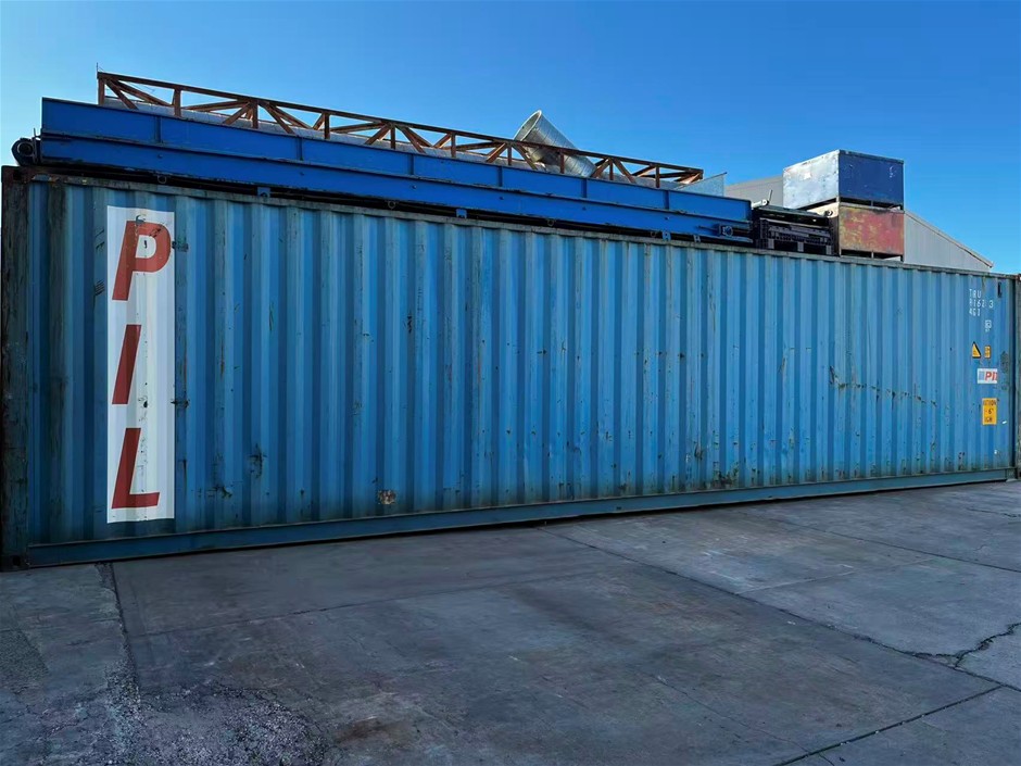 <p>40” Shipping Container</p>