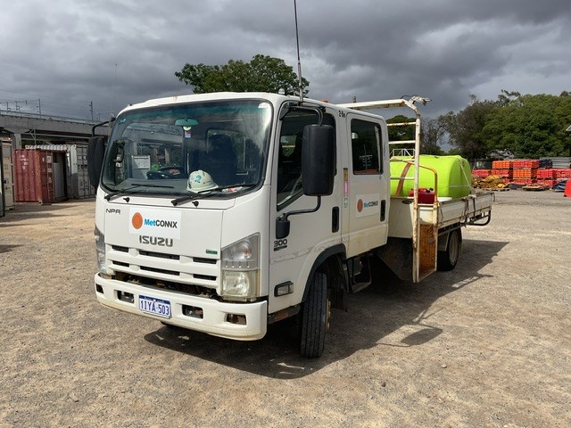 2013 Isuzu NH NP 4 x 2 Tray Body Truck