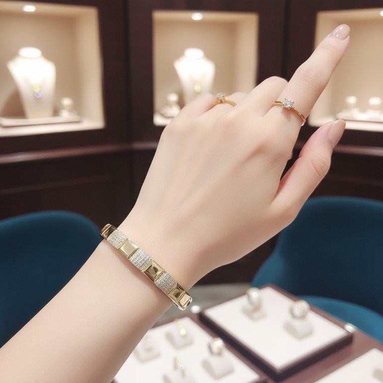 18K/ITALY Yellow Gold Filled bangle -(stamped 18K/Italy)