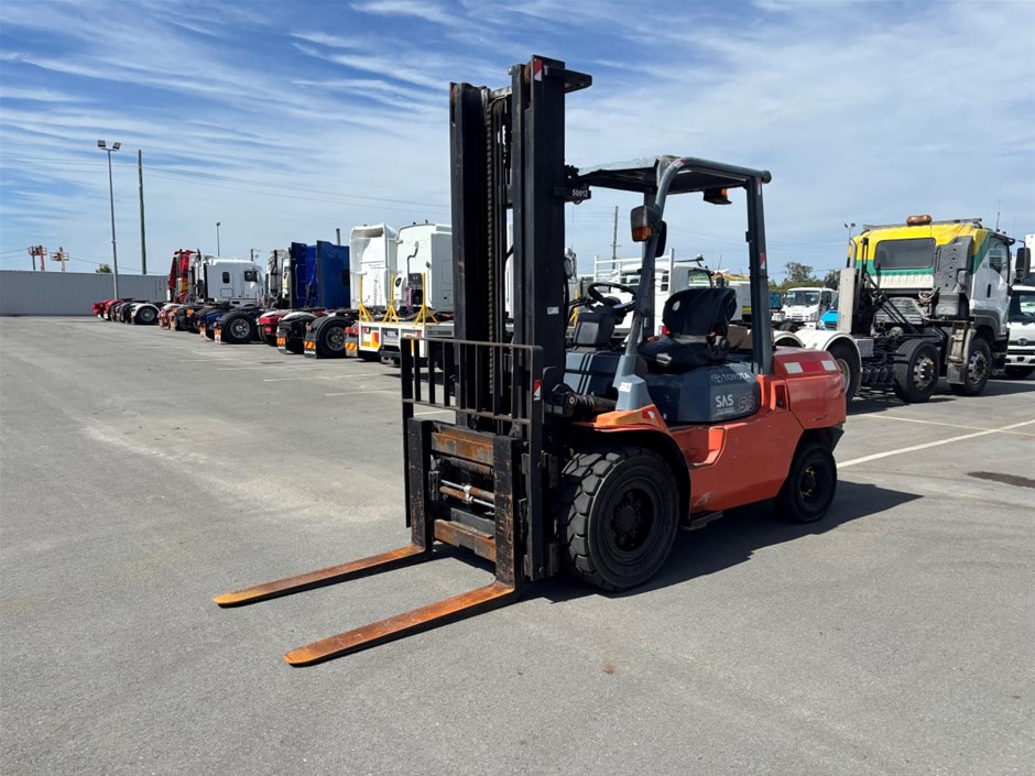 Toyota 02-7FFDA50 Counterbalance Forklift