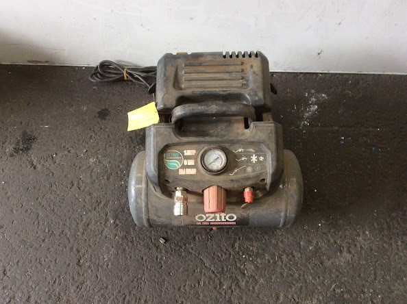 Ozito MACP-015 6L Air Compressor
