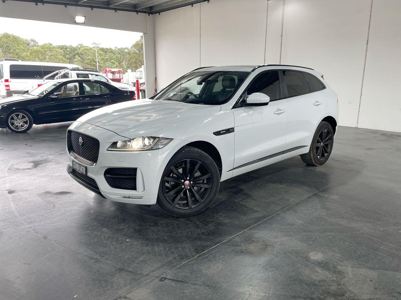 2016 Jaguar F-PACE 20d R-SPORT Turbo Diesel Automatic - 8 Speed Wagon