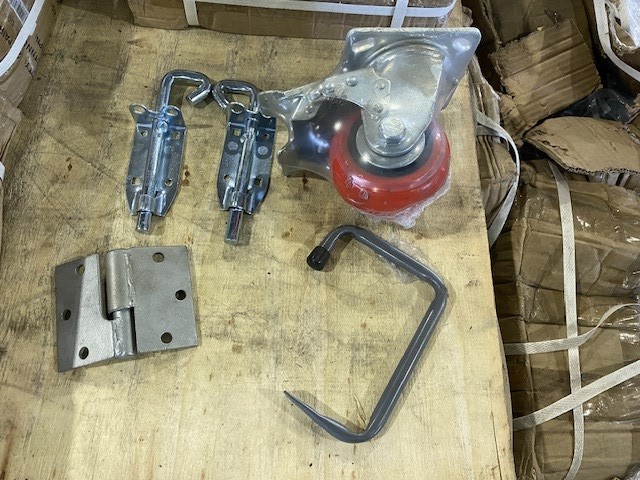 <p>Large Qty of Unused Gate Hinges, Castors</p>