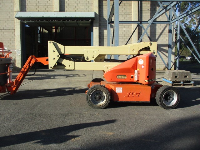 <b>JLG E450AJ Electric Boom Lift</b>