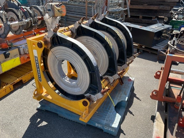 <p>Carraige Pallet Of</p>