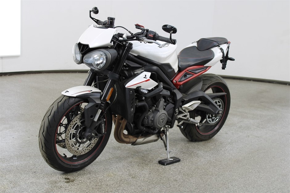 2017 Triumph Speed Triple Solo seater Road, 