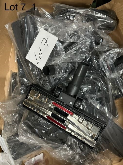 END OF LEASE AUCTION: vaccum brush (unused) - approx 100 pieces