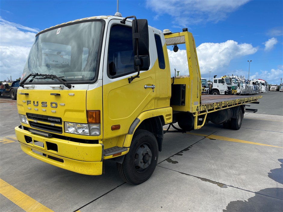 <p>2008 Mitsubishi Fighter 4 x 2 Tilt Tray Truck</p>