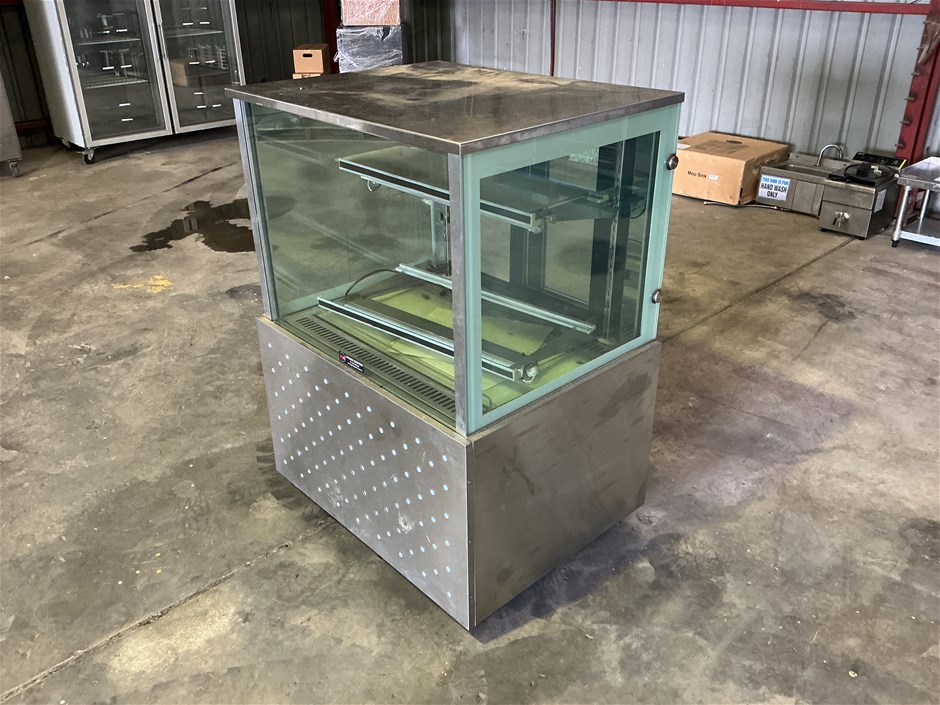 <p>AGC Fridge Display Fridge</p>