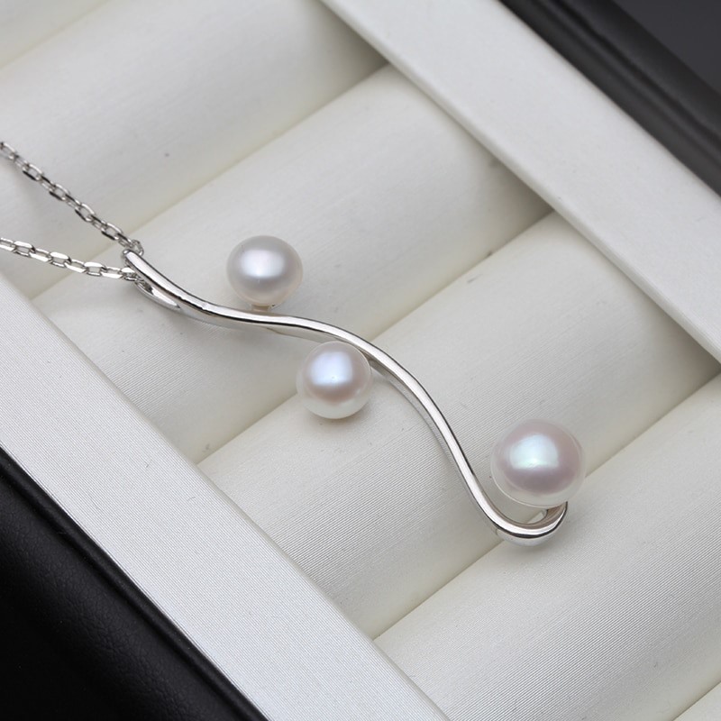 BIJ'OR - Designer Triple Swirl Genuine White Pearl Necklace RRP $59