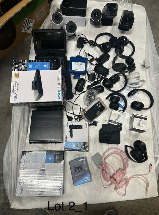 END OF LEASE AUCTION: Mixed lot of electrical goods