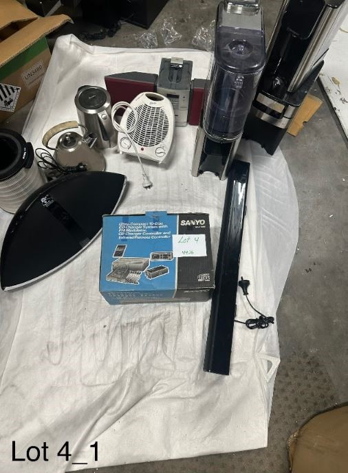 END OF LEASE AUCTION: Mixed lot of electrical goods