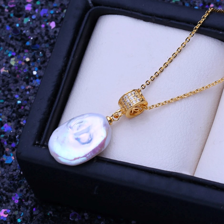 BIJ'OR Designer Freshwater Big Baroque White Pearl Necklaces Gold. RRP 69