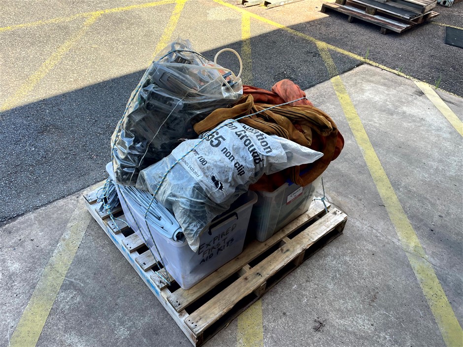 <p>Lifting Straps & Concrete Plastic Reinforcing Bar Chairs</p>