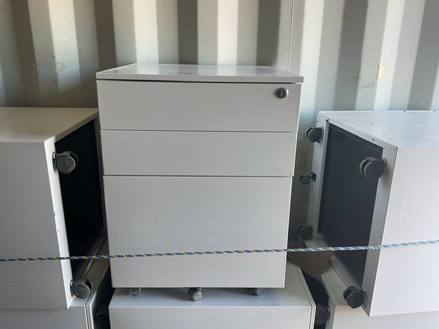 <p>Approx 18 Mobile Drawers</p>