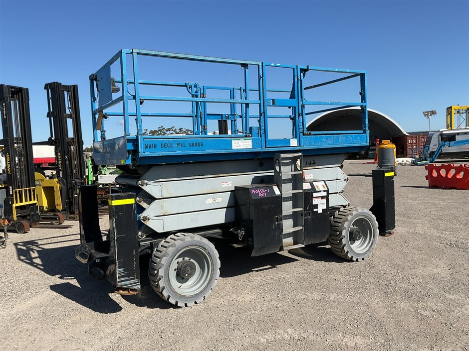 2005 Genie GS-4390 Scissor Lift