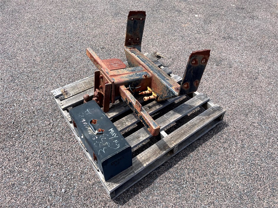 <p>Truck Tow Bar and Toolbox</p>
