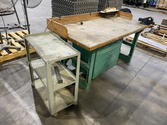 <p>Workbench with Vice</p>