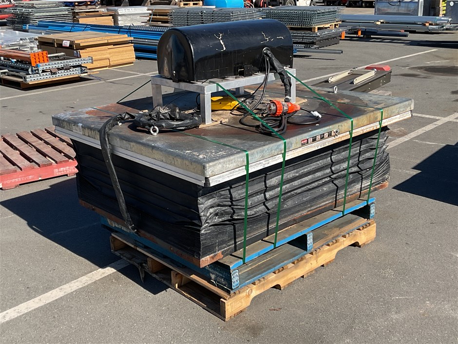 <p>Industrial Scissor Lift Table</p>