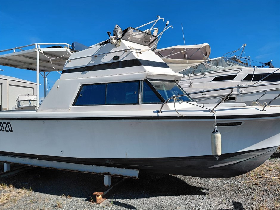 Fibreglass Flybridge Boat