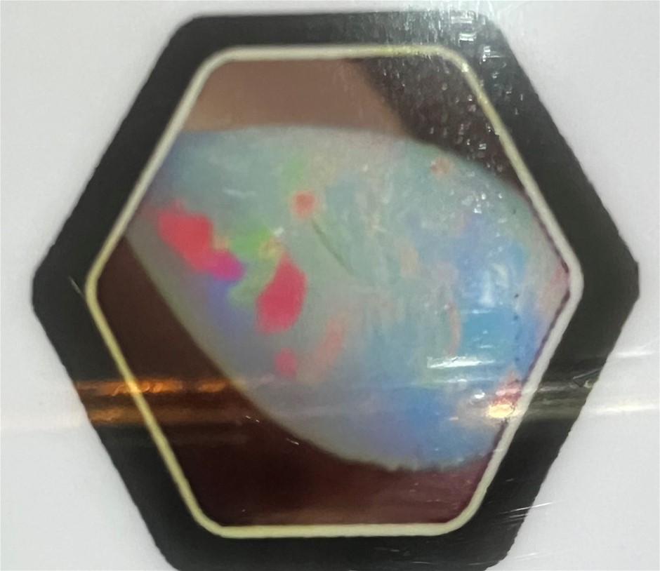 2.75 carats Wello opal certified