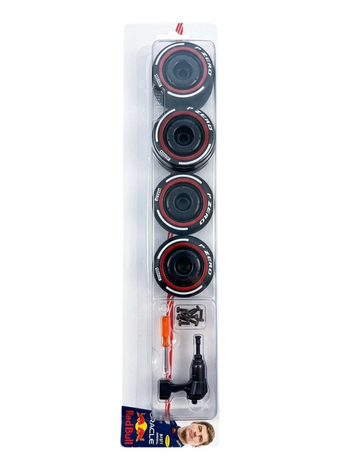 RED BULL RACING ORACLE F1 Wheel Gun and PIRELLI P ZERO Tire Change Accessor