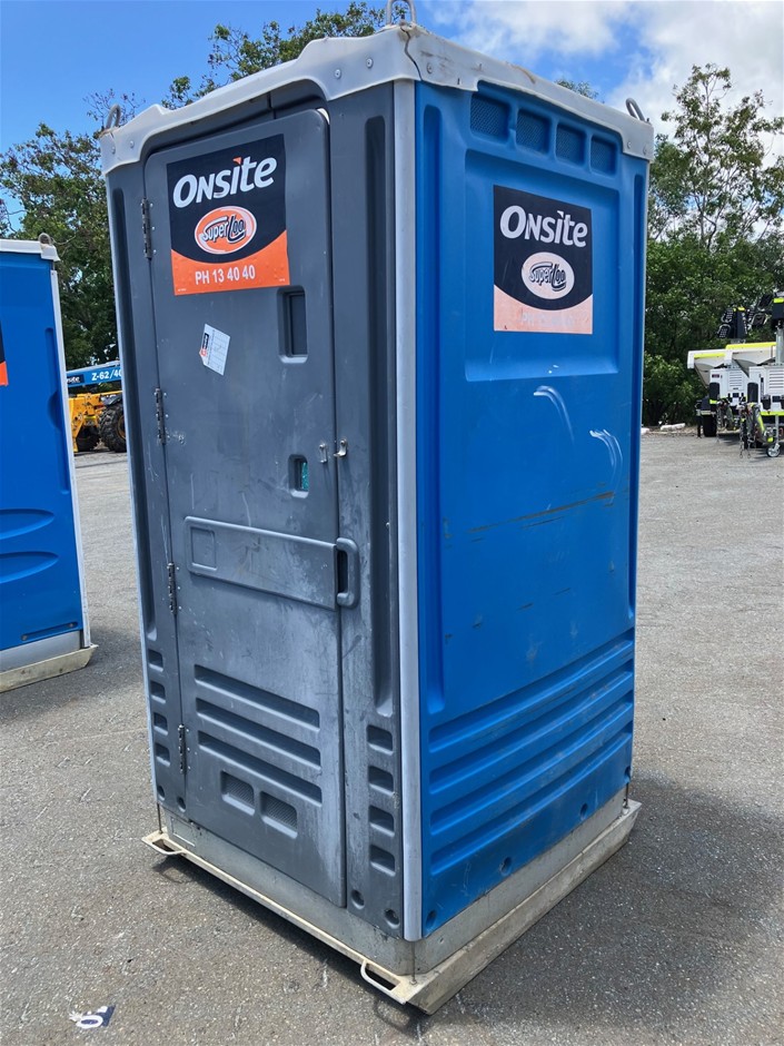 Portable Toilet - Fresh Water Flush - Burleigh Heads
