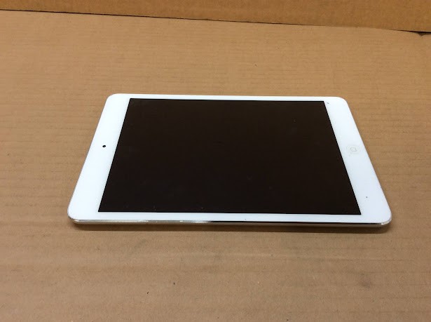 APPLE IPAD MIINI 2 A1489 A7 Tablet 16GB